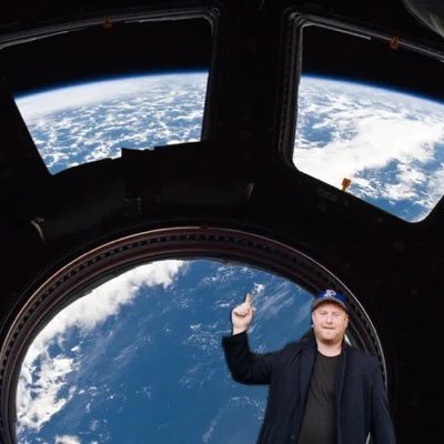 jsteezyfbaby's profile picture. i yell at corporations