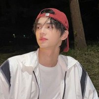 신유 (@shiinyuo) 's Twitter Profile