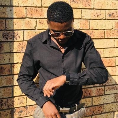 MudauRangani's profile picture. 🇿🇦|| Software Developer 👨🏾‍💻|| Khosi 4Life ❤️✌🏾