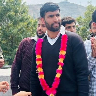 ShahNiwaz20's profile picture. I can't  achieve my mission. But i will  try to achieve  my mission .only believe for god