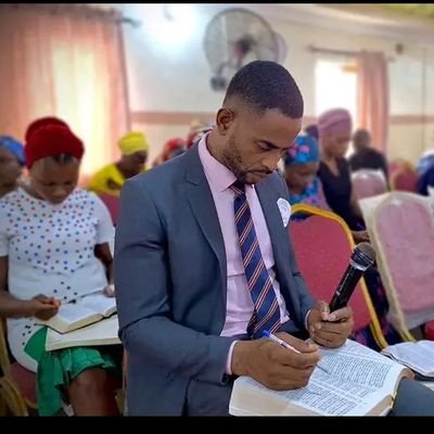 pastor/preacher of the word/husband/soul winner/Councilor.🫂❤️