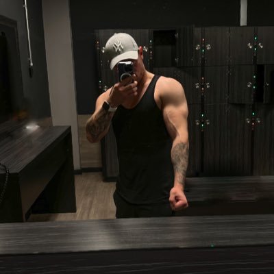 m2c_f87_'s profile picture. 