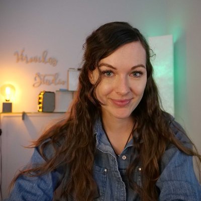 ev_veronika's profile picture. ⚡️ EV and Battery Business Owner
🔋 Physicist, Author, Consultant
🔈 Passionate Speaker, Educator
INFO: https://t.co/OET9R9gJCJ