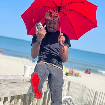 Robitussindm1's profile picture. just follow me Sc:👻:Robitussin_dm ig:Robitussindm Fb: robi tussindm