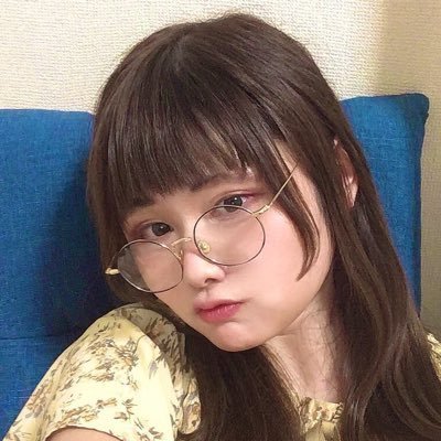 私たちは友達になり、一緒にデートや会話を楽しむことができます。一緒に買い物をして、親密なカップルの楽しさを味わう,LINEで私を追加してくださ