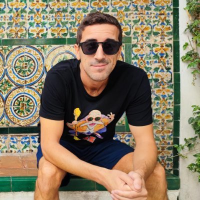 O_G_Fernandes's profile picture. Às direitas.