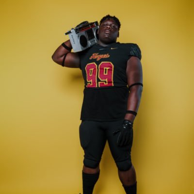 Kahmari “ Maddog” Valentine Profile