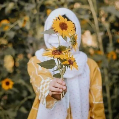 Yüzümüzün ve gözlerimizin rengi ne olursa olsun, gözyaşlarımızın rengi aynıdır.