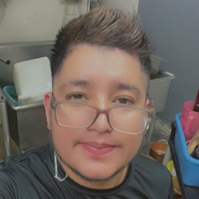 eynergh12's profile picture.