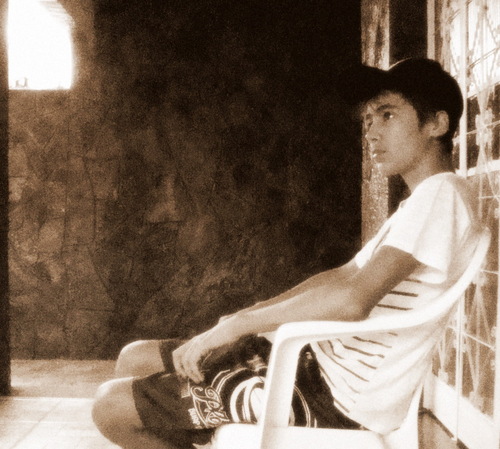 Vini_CostaXD's profile picture. Biografia?
Nαo importα o quє єu diigα,
Vocє irα vαlorizαr pєlo quє vê,
julgαr pєlo quє ouviu
e opinαr pєlo quє conhєcєu (!)