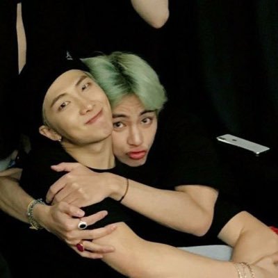 rockmediana's profile picture. #YOONGI #TAEYONG #BAEKHYUN