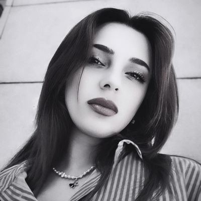 tubeeee34's profile picture. İÜ Veteriner  SİÜ Güzel Sanatlar &ANAÜ Görsel Tasarım 📚

Herkes kalbinin renginde yaşar hayatı. 
Ve herkes kalbinin rengini bulaştırır etrafındakilere.💫