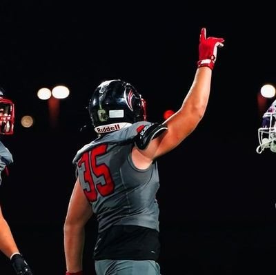 Saint Viator Highschool football/ Wrestling DE, OLB, 2026. 6'2 / 230 email wynn.mich42@gmail.com. LV✈️CHI. https://t.co/BwTjzRVkRO @viatorfball