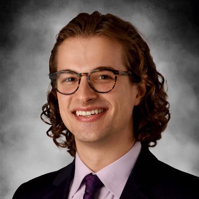 Radiology Prelim @CreightonPHX Researcher @BarrowNeuro 🤠🤘🏼Drummer, avid home cook, cat Dad of two