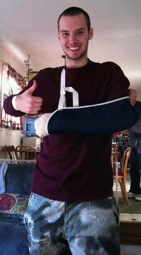 CMorris420's profile picture. Follow me pls:)