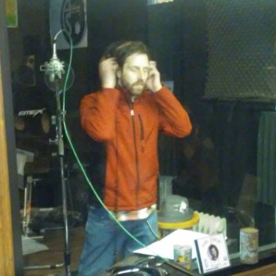 Hi I'm Sonic G! I am a musician from St. Louis and I write music and create music videos for my followers! I also perform live. Please check out my media!