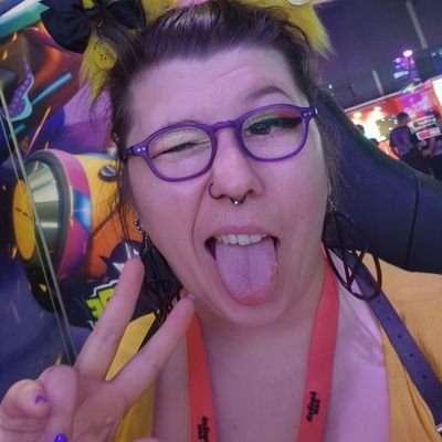 @twitch Partner | @WPEgaming | leader of an army of griffins | she a cat |