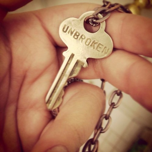 xConfessToMe's profile picture. follow us & ask for a follow back, dm us a confession & we'll tweet it ANONYMOUSLY. we DO NOT give away names. S1C ~ some one confessed.