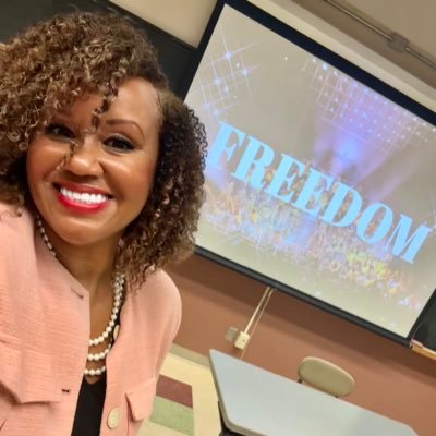 Organizational Behavior Scientist/Practitioner | Management Professor | Executive/Life Coach | Dancer | Antiracist Feminist | #AfroLatina 🇨🇷🇵🇦 | 💗AKA💚