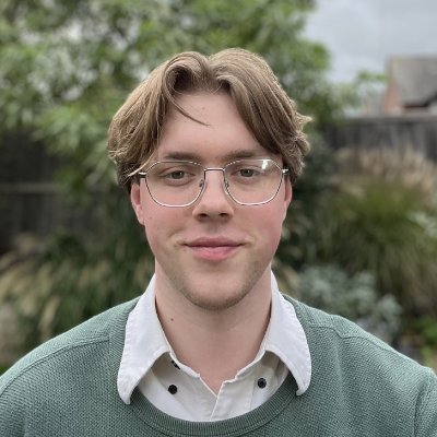 PhD Candidate @WarStudies | Exploring conspiracy and far-right narratives of history | RTs =/= endorsements | COYG | 🌹¡No pasarán! 🌹|