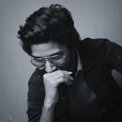 • Artist.
• pen will cry too.
• दिल में हीर लिए हीर खोंजे वीराने में।