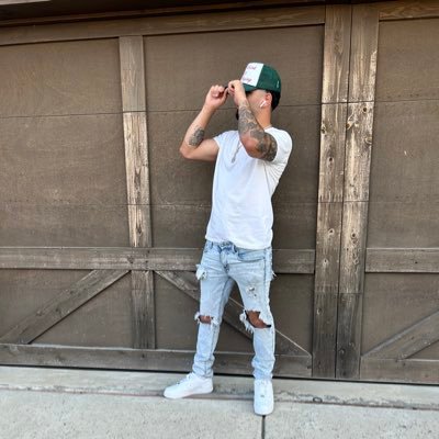 bhrismas's profile picture. depressed, stressed and getting to a bag.