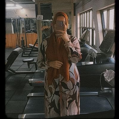 “الصادق لا يحلف ، والواثق لا يبرر، والمخلص لا يندم ، والكريم لا يمن، والمحب لا يمل.”