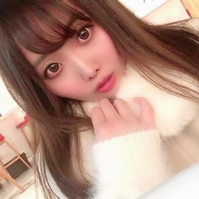 私たちは友達になり、一緒にデートや会話を楽しむことができます。一緒に買い物をして、親密なカップルの楽しさを味わう,LINEで私を追加してくださ