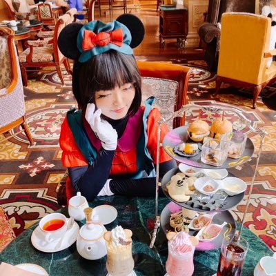 momodisney_mm23's profile picture. 趣味垢✨Disney🐭🏰 🌈パークフード再現🍖キャラスイーツ🍰Dハロ🎃ヨガ🧘‍♀️ファッション👗美容💆‍♀️激辛🔥えび🦐も大好きです💕フォローリムーブはお気軽にどうぞ✨ ついぞお菓子も仕事になりましたが、本業はファッション👗 よろしくお願いします🙇‍♀️