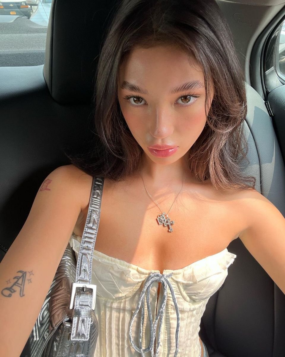 EliaStevie19199's profile picture. 