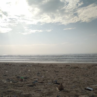 من السجون ارتضعنا وثبة البركان
ومن صدى القيد صُغنا اروع الالحان
وبالسلاح وثبنا وثبة الطوفان
ندك اعتى قلاع الظلم والطغيان