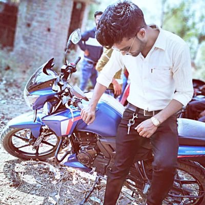 rj_rajvanshi09's profile picture. !!.... मोह सदैव दुःख देता है....!!
❤️‍🔥__Attachment always hurts __🤕
🚩....... JAY SHRI RAM.......🚩