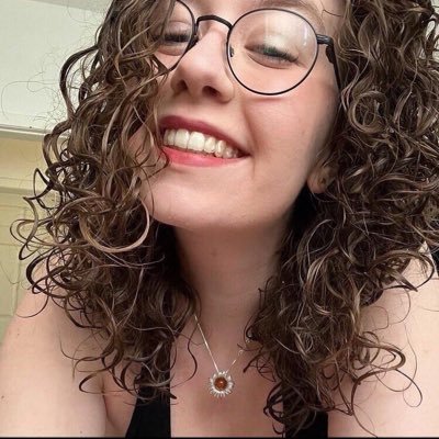 Hannah11982781's profile picture. 