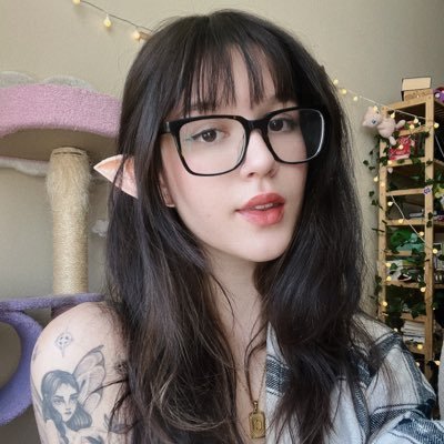 (she/they) @twitch Partner 🧚🏼♀️bisexual🌈 Hispanic Variety steamer. Crochet🌻. |
