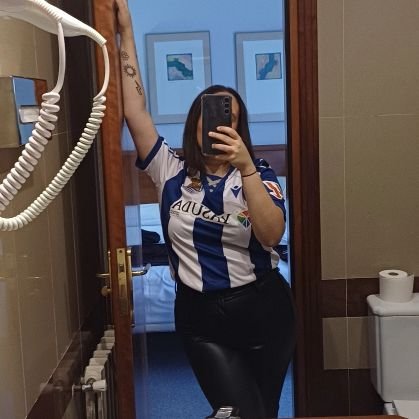 Canaria y de la Real Sociedad. No me creo que Odriozola no sea titular.