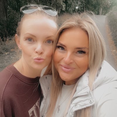 HayleyxJx's profile picture. “The real lover is the man who can thrill you by kissing your forehead or smiling into your eyes or just staring into space.”