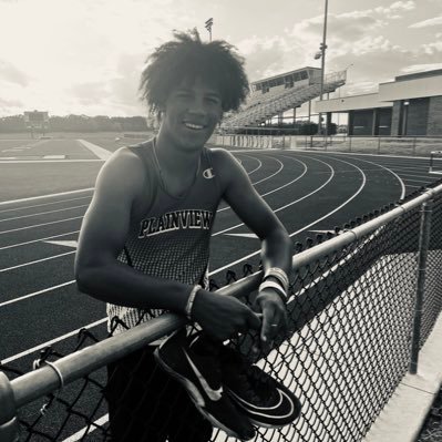 2025 Plainview High School. 3.6GPA Track & Football / 6’0 170lbs 🏈 WR ⏱️21.38 200m / 10.97 100m / 7.15 60m