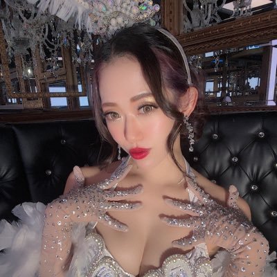 バーレスク大阪1期生legend🌹2017.2.23〜💎メインボーカル、ポール、アクロバットも少々✊運営管理によりDM返信は出来ませんがしっかり読んでます(過去のツイート整理整頓する事あります)