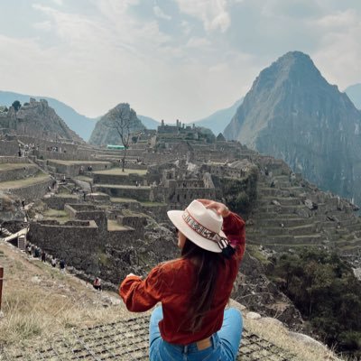 MelissaDanieela's profile picture. Abogada • “Las alas solo son libertad cuando están abiertas en pleno vuelo, plegadas en la espalda son una carga”.🦋