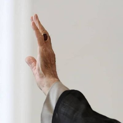 إبنه السلآله الطآهرة من آل محمد وعلي أمي فاطمه الزهراء قلب محمد وجدي حسن وحسين 🤍🌱