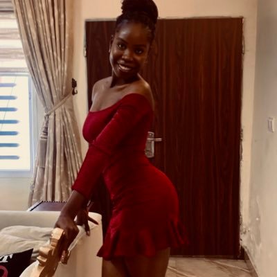 R_o_s_e_mary's profile picture. IG @ _skiddi