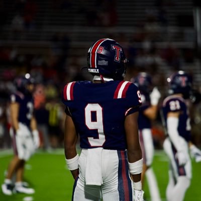 5'10 Class of 2025 DB | 165 LB | 4.6 40 YD Dash (Laser) | 29' Vert | 245 Bench | 335 Squat | https://t.co/KQQcJUkZ9t