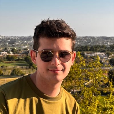 mapistl's profile picture. secret agent