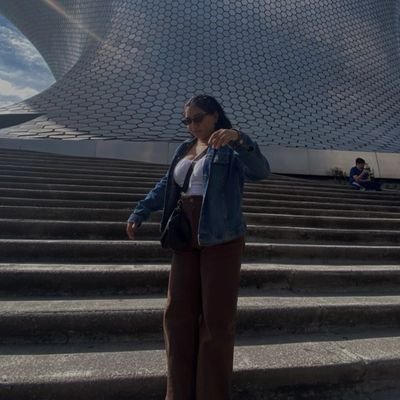 Nayelidmz_'s profile picture. life is emotionally abusive