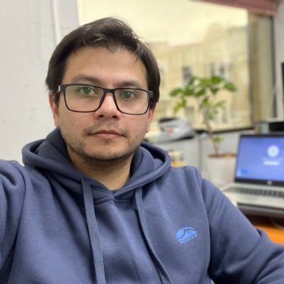 Ingeniero Civil UCSC, nacido en Concepción, Talquino de corazón y viviendo Punta Arenas hincha de Deportes Concepción