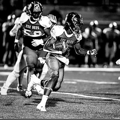 6’0 ,190 | Class of 2027 |Running back/Middle Linebacker | Zion Benton HS |Track & Field |100m-11.13 | 200m-22.4| Email: jamere.french2009@gmail.com | Squat-500