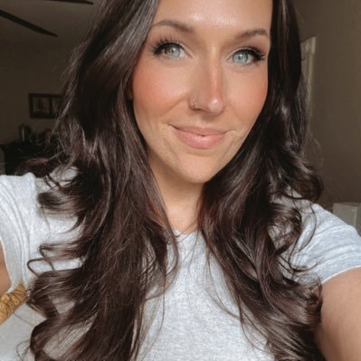 icourtneycries2's profile picture. backup // still me & still no peace.