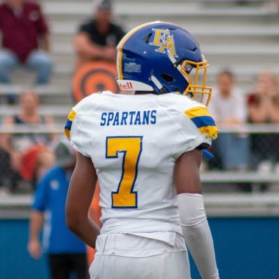 5’9 /156 Ib / 15 yo/ Middle Linebacker/special teams / EAHS💙💛/ 3.5 GPA/ co 2028 🎓 225-828-0842
