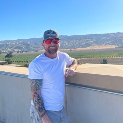 oshady1982's profile picture. Mathew 26:52✝️