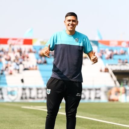 Alvaro24901304's profile picture. 🎤 Relator y comentarista.
📻 Periodista.
🐺 Prensa de Gimnasia de Jujuy.